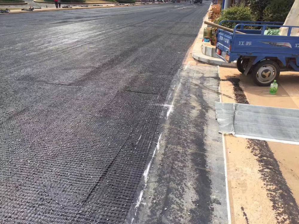 工厂定制防裂贴 公路裂缝伸缩缝道路养护 施工方便 价格优惠